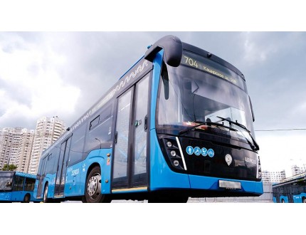 Новые низкопольные автобусы коммерческих перевозчиков вышли на маршруты в Москве